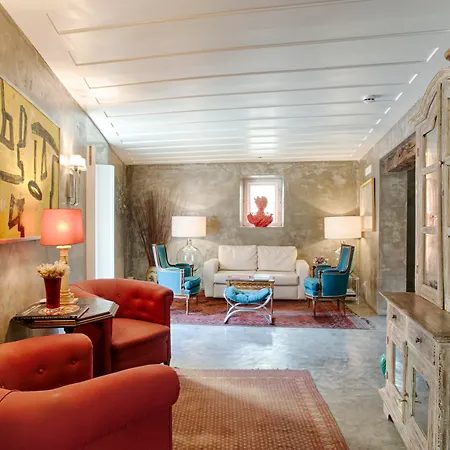 Bed & Breakfast Dear - Charming House 4*