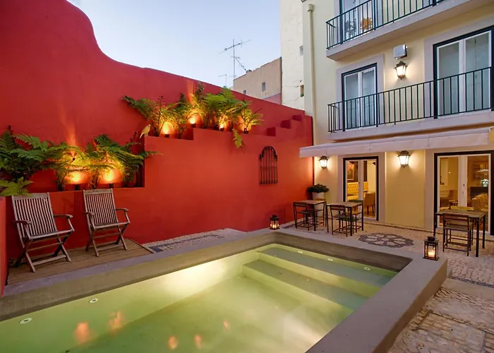 디어 - 차밍 하우스 4*