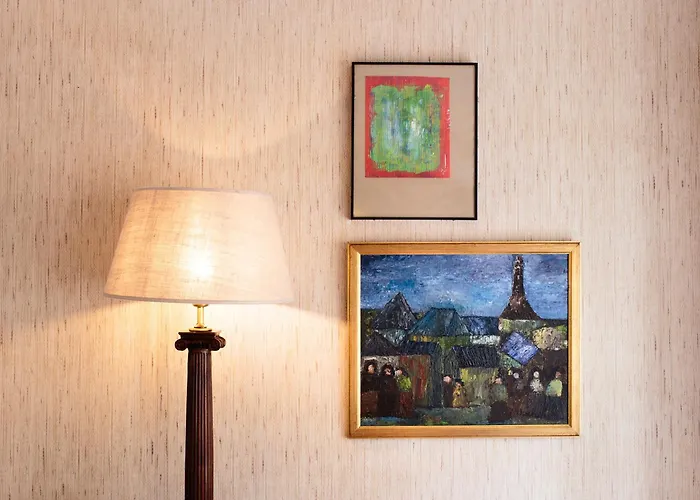 디어 - 차밍 하우스 4*