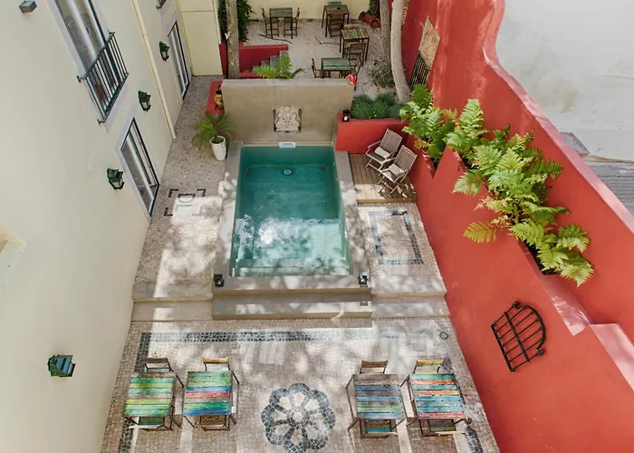 디어 - 차밍 하우스 4*