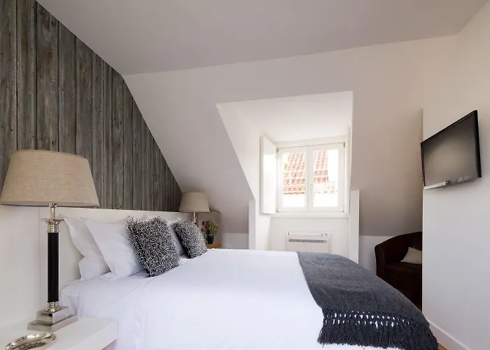 디어 - 차밍 하우스 4*