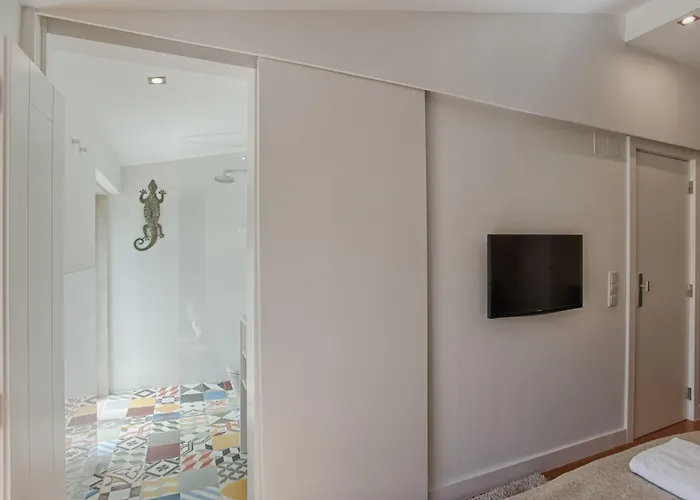 디어 - 차밍 하우스 4* 리스본