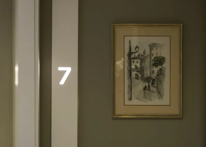 디어 - 차밍 하우스 4*